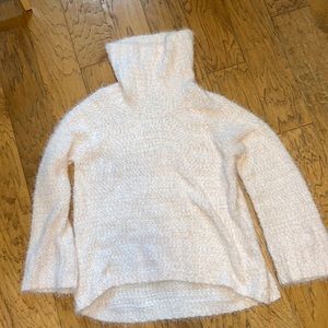Ladies light pink turtleneck sweater size XL